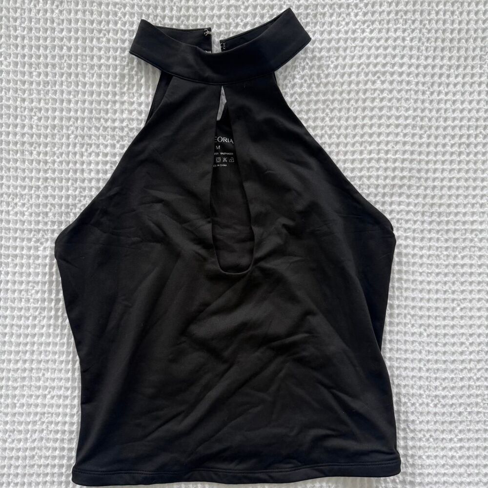 Black keyhole high neck top - Picture 2 of 6